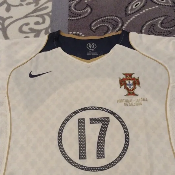 Cristiano Ronaldo Portugal away jersey 2004-2005